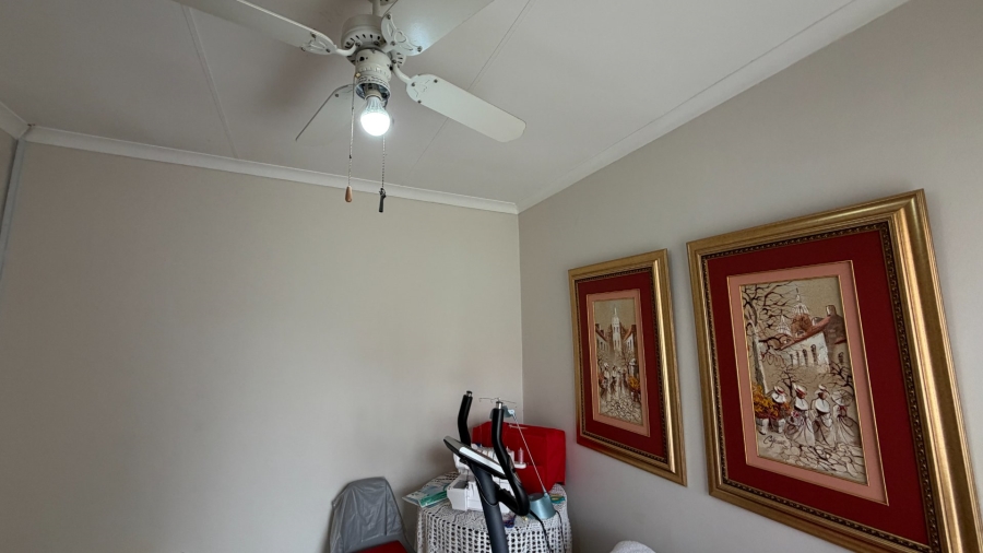 2 Bedroom Property for Sale in Miederpark North West